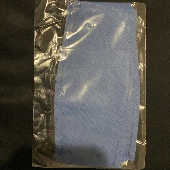 Face mask with filters - Picture 2 of 3